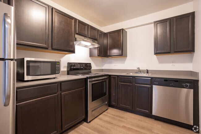 The Uptowne Apartments, East Lansing, MI 48823 - photo 6
