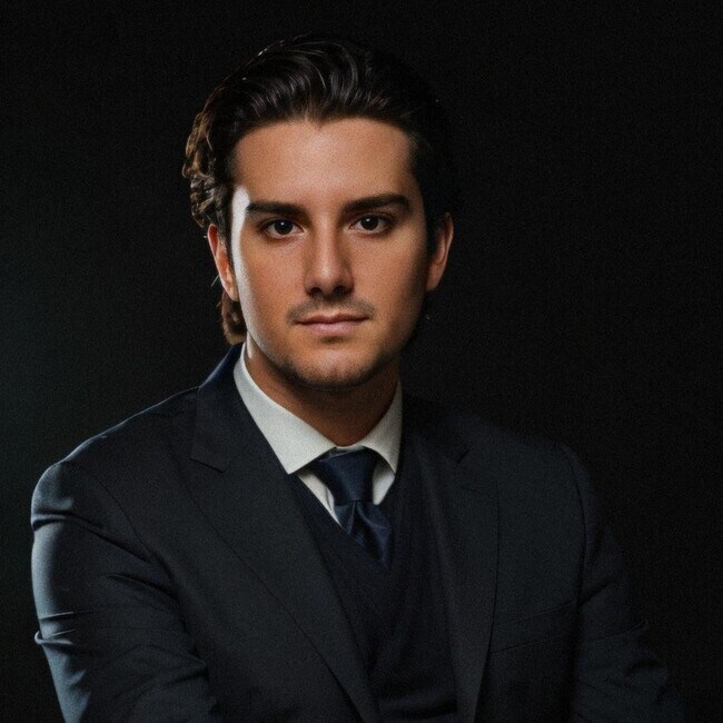 Agent Photo