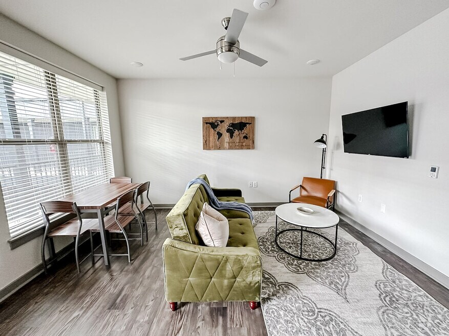 111 E 4th St unit ID1036795P, North Little Rock, AR 72114 - photo 1