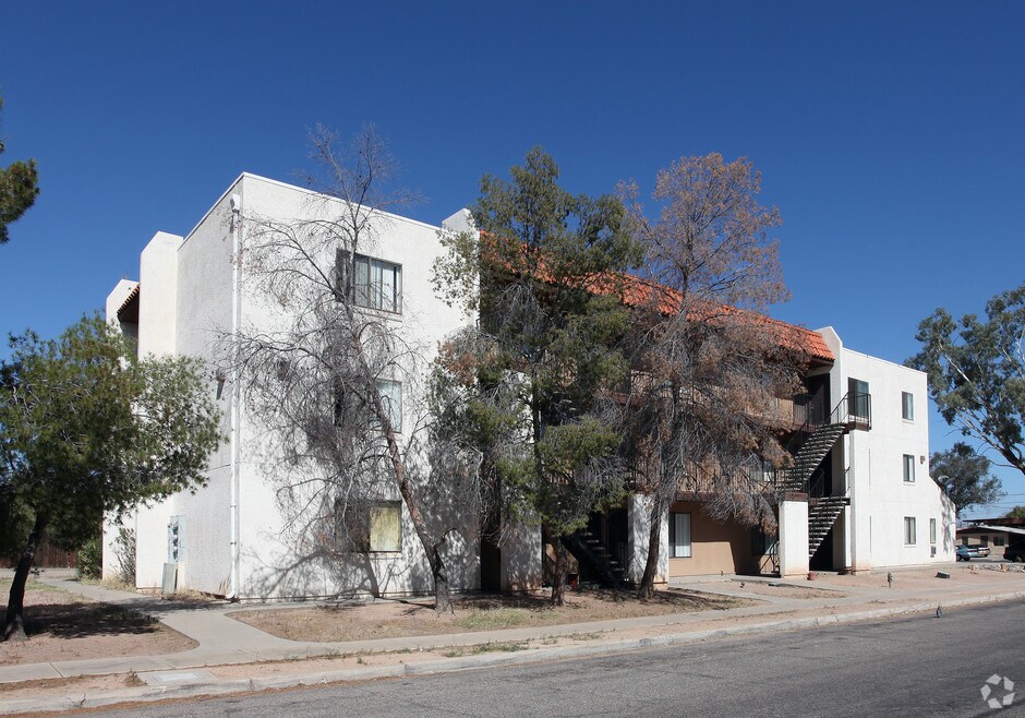 Commons At Monte Vista, Tucson, AZ 85716 - photo 1