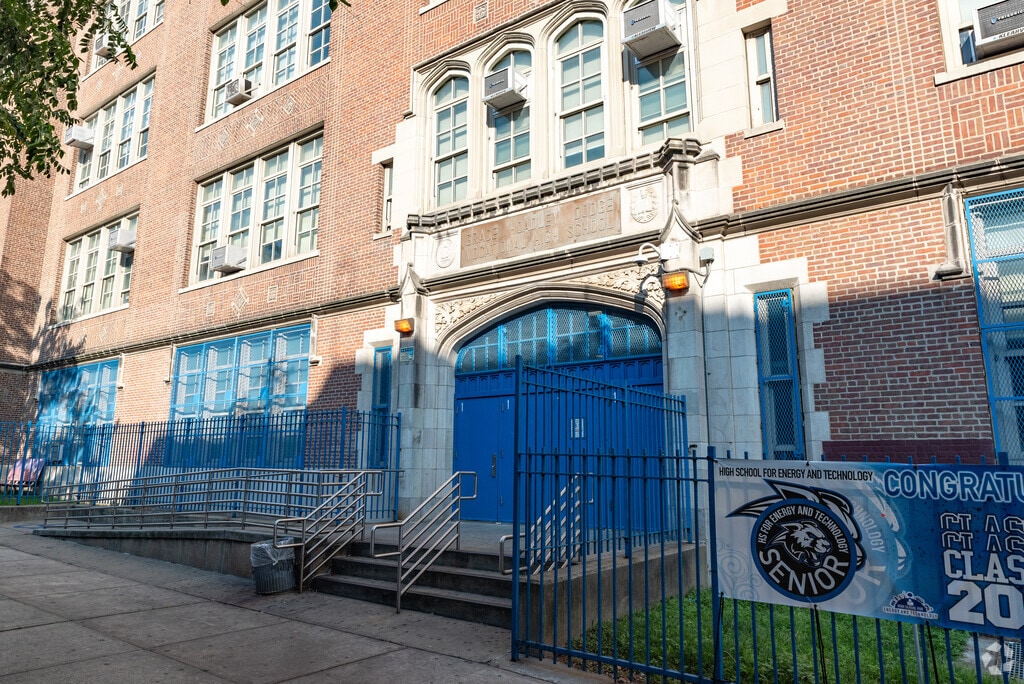 High School for Energy and Technology in Belmont helps students prepare for college.