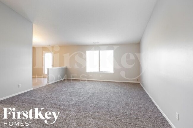 10622 Deercrest Ln, Indianapolis, IN 46239 - photo 2