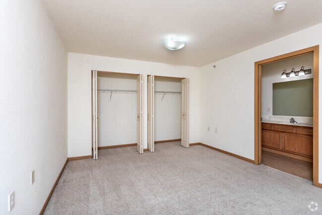 MCCOMB PLACE APARTMENTS, Stoughton, WI 53589 - photo 5