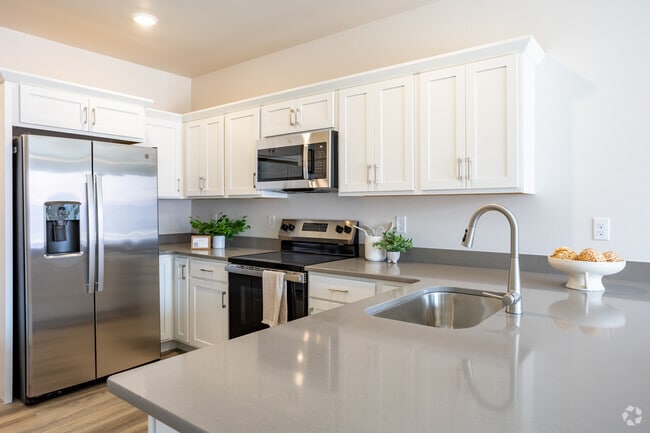 1BR, 1BA - 710SF - Kitchen