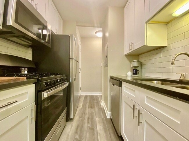 The Maynard at 5115 N Sheridan, Chicago, IL 60640 - photo 6