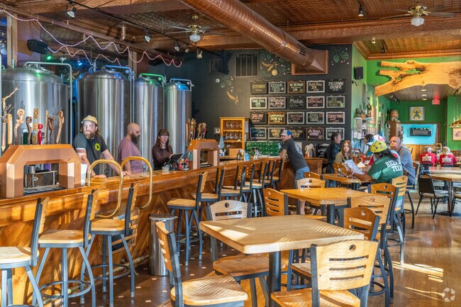Bullfrog Brewery and other Williamsport restaurants are easily accessible from Old Lycoming.