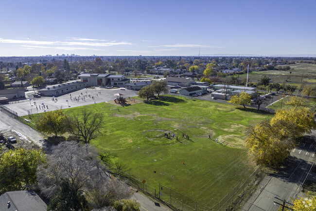 Robla Elementary School has great academic and athletic opportunities for students.