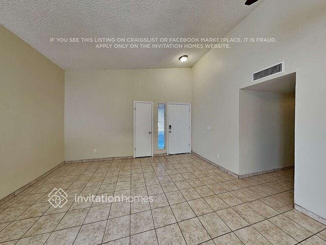 7517 W Mercer Ln, Peoria, AZ 85345 - photo 4