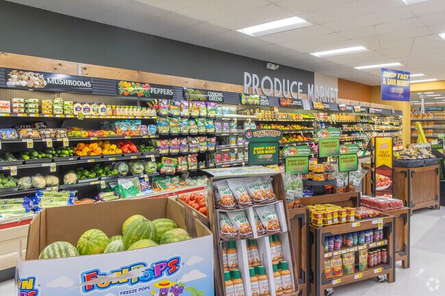 For fresh fruits and vegetables  Muir residents can go to Boyer's Food Market.