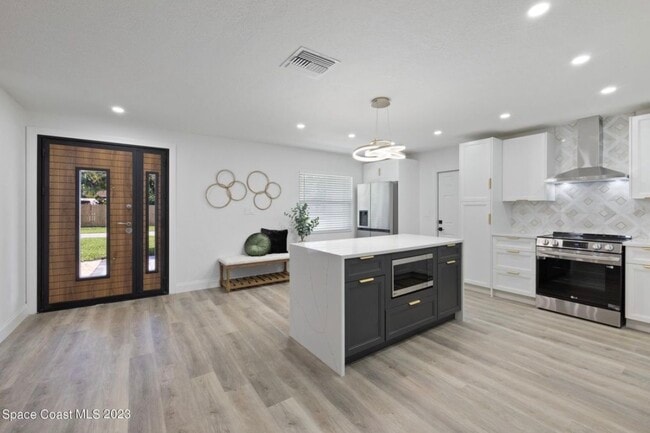 415 N Shore Dr, Cocoa Beach, FL 32931 - photo 4