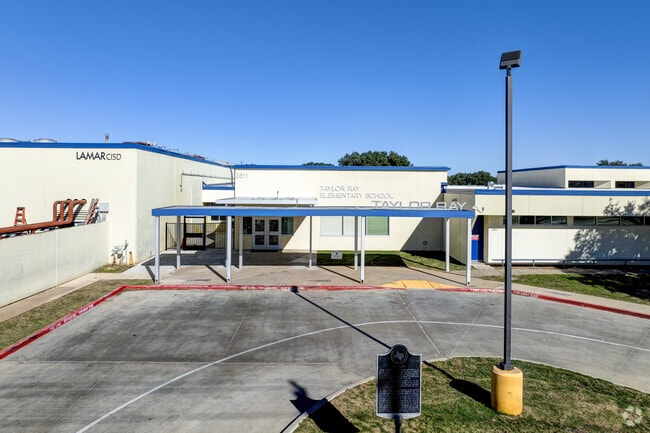 Taylor Ray Elementary is located in Rosenburg, Texas.