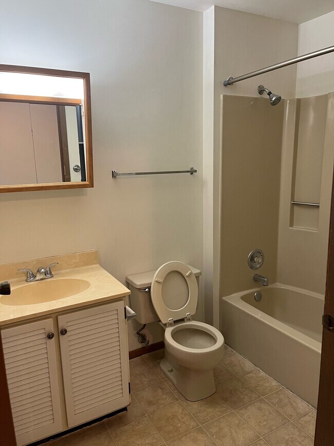 950 12th Ave S, Onalaska, WI 54650 - photo 3