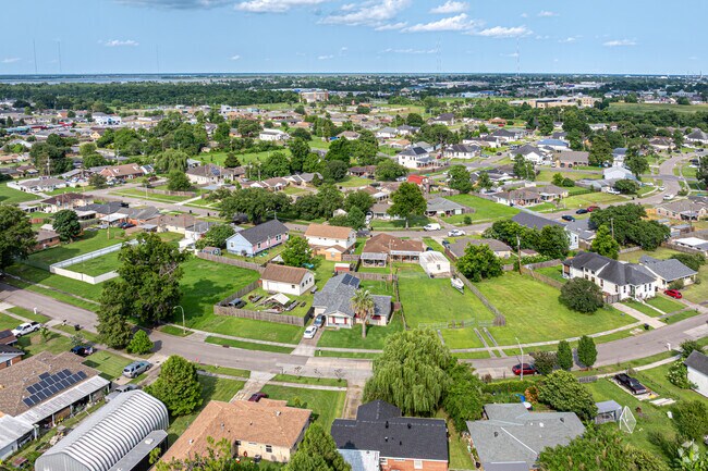 Enjoy the serenity that Chalmette has to offer.