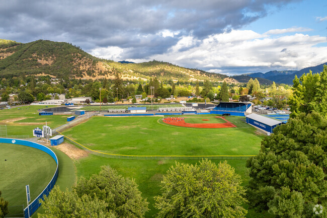 Past students and alum rate Grants Pass High School a 4 out of 5 stars on Niche.