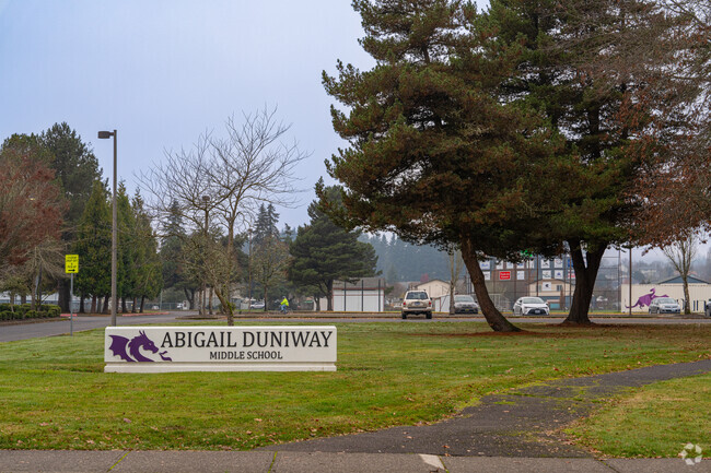 Duniway Middle School sign in McMinnville, OR.