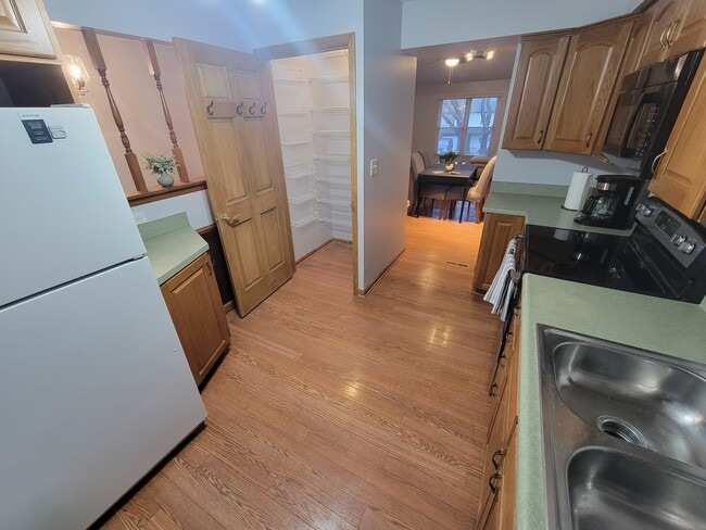 7804 Eby St unit 4, Overland Park, KS 66204 - photo 7