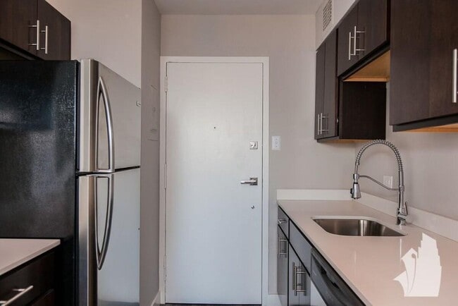 The Statesman unit 4A, Chicago, IL 60660 - photo 6