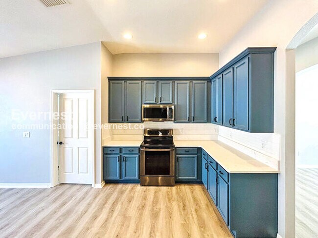 6741 Boulder Run Loop, Wesley Chapel, FL 33545 - photo 3