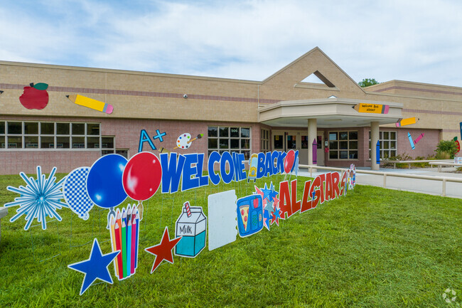 Aldrich Elementary School earns outstanding grades for its excellent teachers and academics.