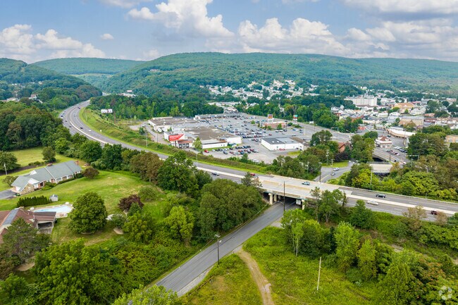 Located right next to Route 309, Pringle is convenient for shopping downtown Luzerne.