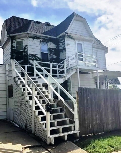 307 N Clinton St Unit 2, Bloomington, IL 61701