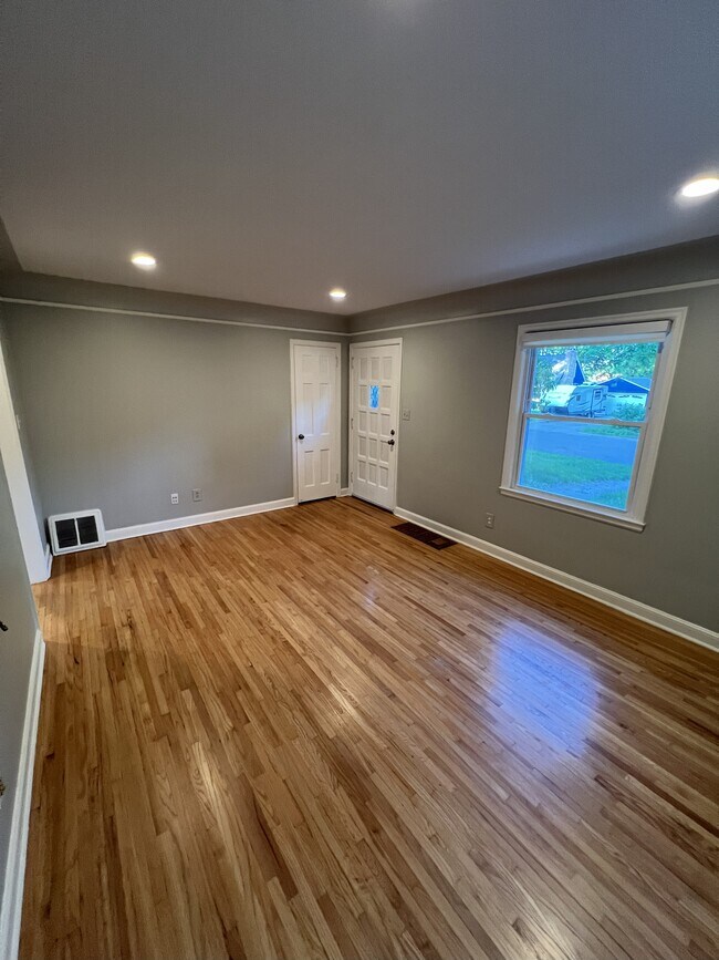 7314 James Ave S, Richfield, MN 55423 - photo 2