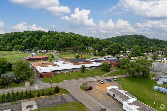 Rogersville Middle School received a grade of C from Niche.
