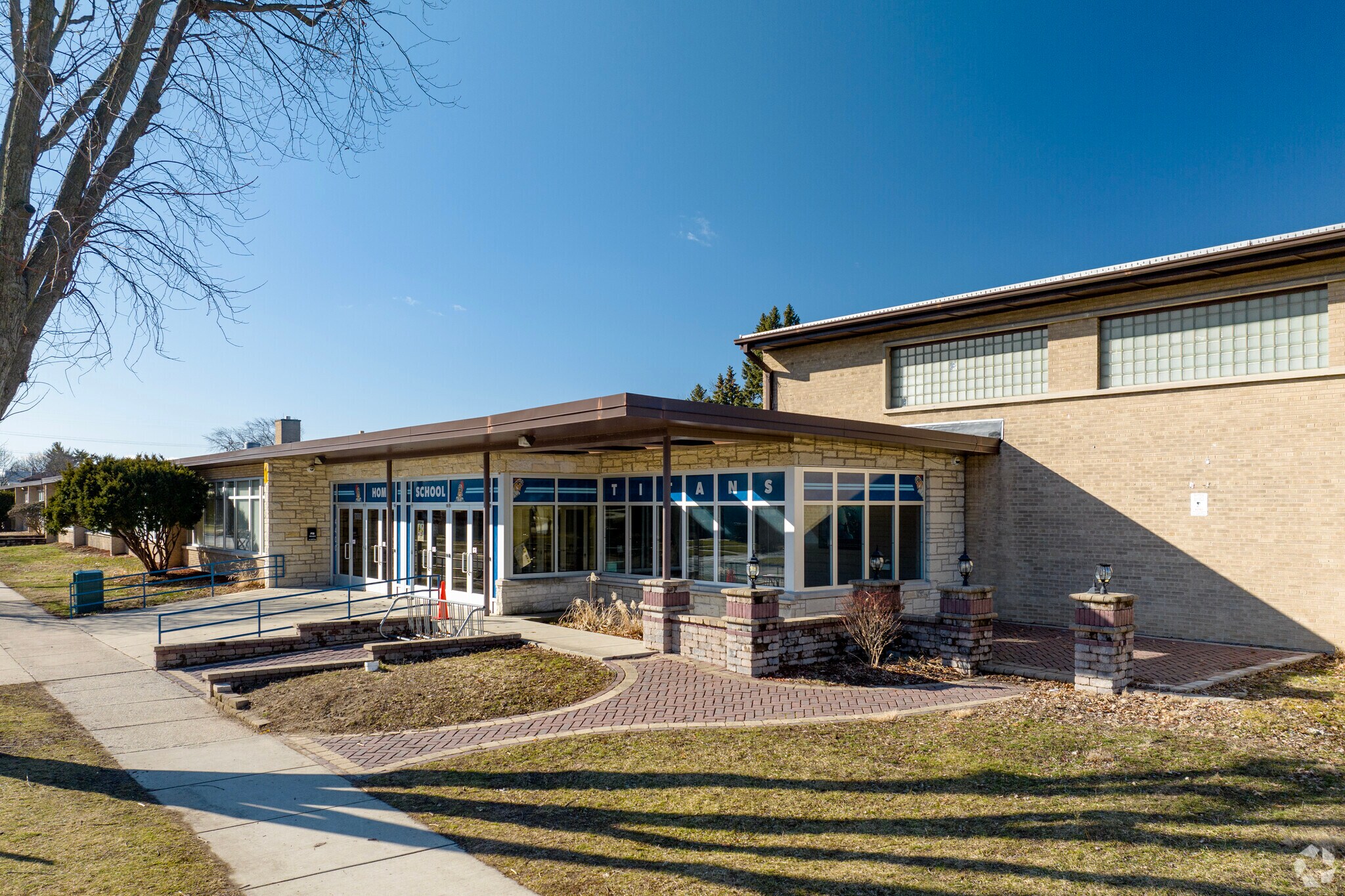 Home Elementary School teaches students in grades PK-5 in Stickney.