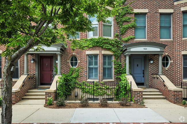Walkable Downtown Ann Arbor condos sit steps from the Ann Arbor Art Fair and summer festivals.