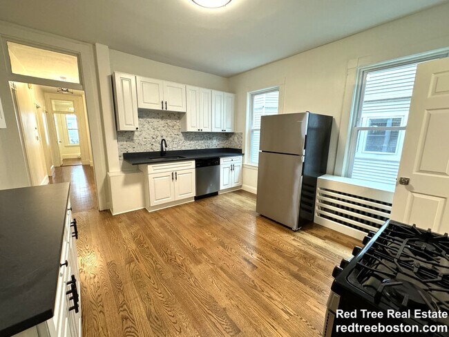 11 E Milton Rd unit 1, Brookline, MA 02445 - photo 3
