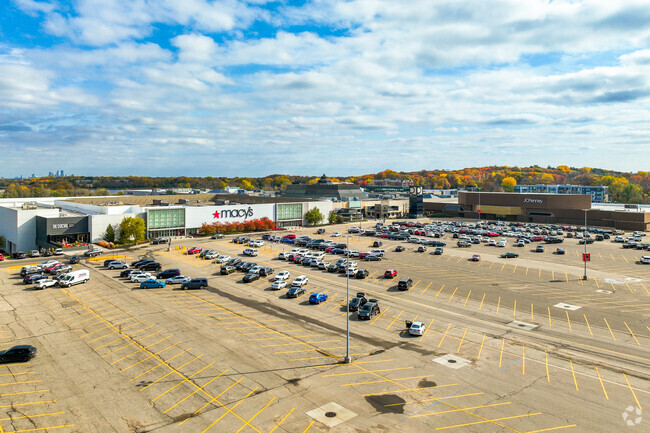 Sherwood Forest neighborhood residents are close to the Ridgedale Mall.
