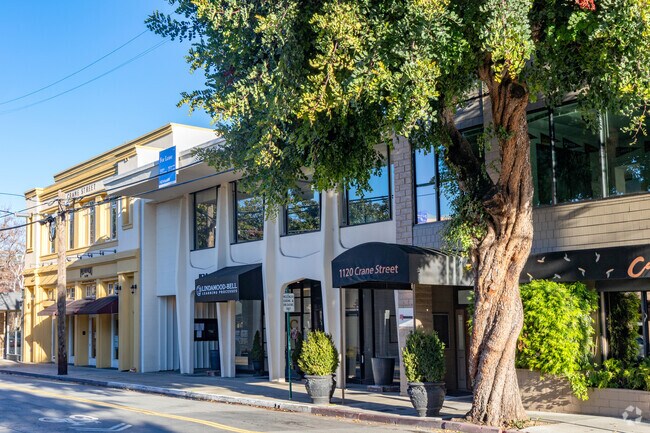 Lindamood-Bell Learning Processes Menlo Park offers plenty of AP and Honors courses.