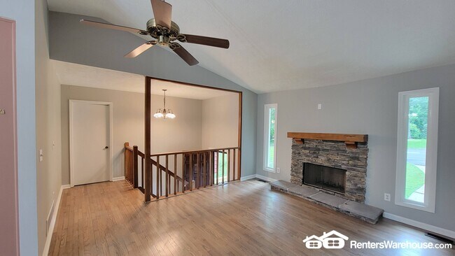 3039 Jonathan Ct SW, Snellville, GA 30039 - photo 5