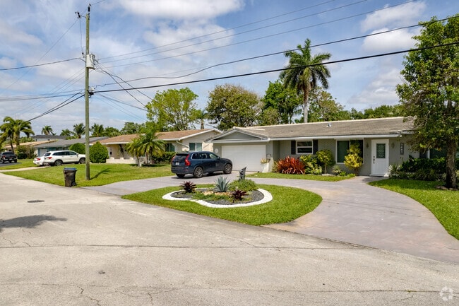 Ranch-style homes with modern updates are common in Coral Ridge Isles.
