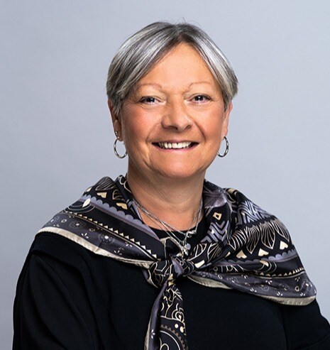 Henriette Ostrzega