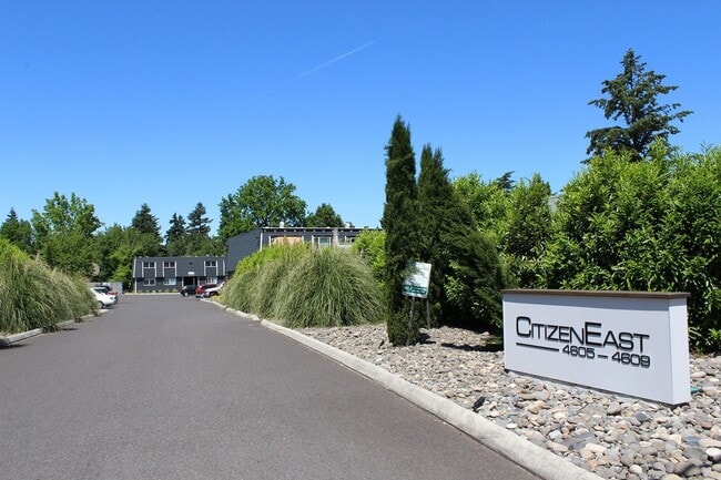 4609-4609 NE Killingsworth St unit 4605 - 05, Portland, OR 97218 - photo 2