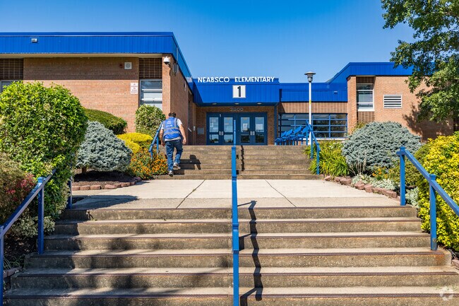 Find academic excellence at Neabsco Elementary School located in Cloverdale.