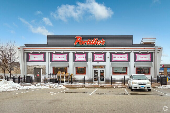 Portillo's, located in Harwood Heights, is a favorite destination for a quick lunch.