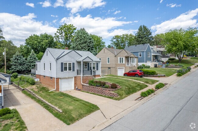 Homes in Aksarben-Elmwood Park boast neatly manicured lawns