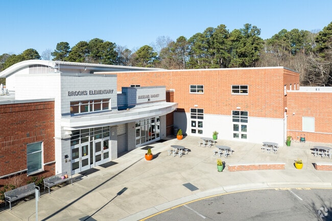 Brooks Museums Magnet Elementary School is a public school in Raleigh, NC.