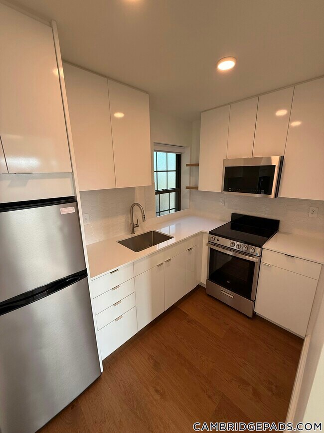 1200 Massachusetts Ave Unit 412, Cambridge, MA 02138