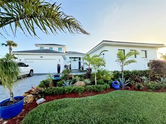 11460 SW Pietra Way, Port St Lucie, FL 34987