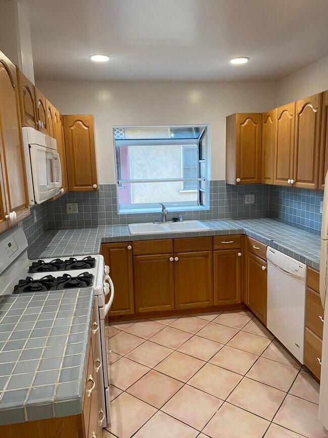 4400 Overland Ave unit 3, Culver City, CA 90230 - photo 4