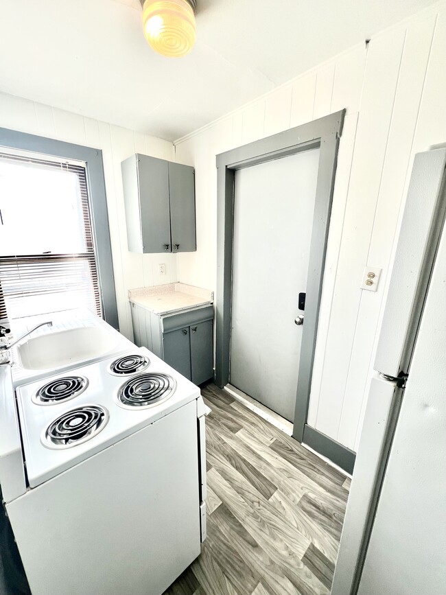 404 W Adams St Unit Top West - 4, Macomb, IL 61455