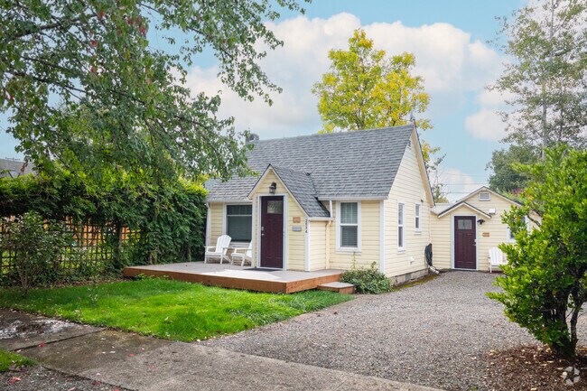 A farmhouse style home in the Amazon Neighborhood in Eugene, OR.