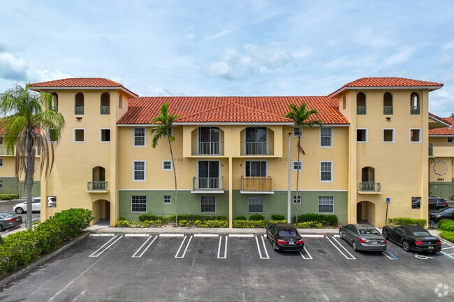 Three to four story condominiums are the most common in Palm Beach Lakes neighborhood.