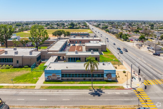 Compton Early College High School is part of the Compton Unified School District.