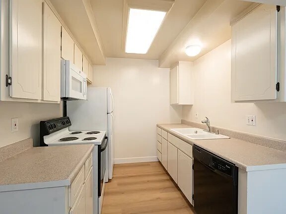 2953 Walgrove Way unit 1b1b apt, San Jose, CA 95128 - photo 2