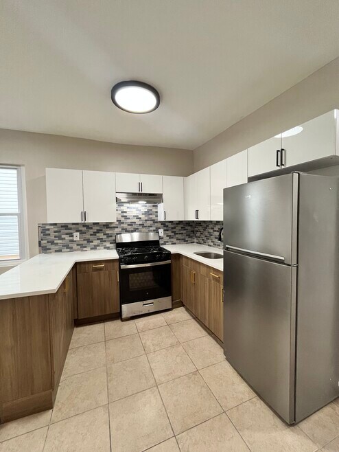 97 Wilkinson Ave unit 1R, Jersey City, NJ 07305 - photo 1