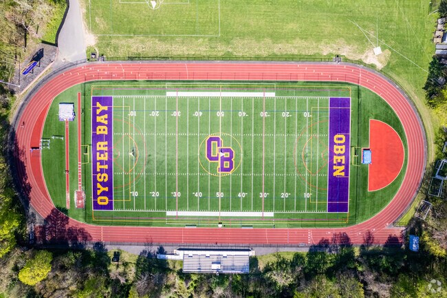 Niche awards Vernon School with an A overall rating.